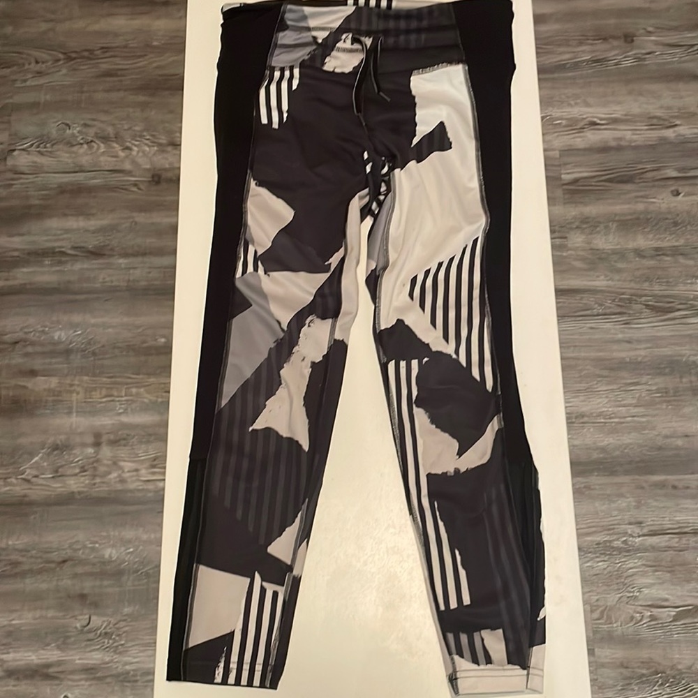 Patterned leggings